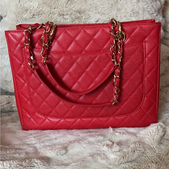 Chanel | Red Caviar Quilted Matalasse Grand Shopping Leather Tote Bag - Picture 12 of 16